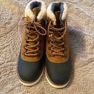 Eddie Bauer size 8 boots